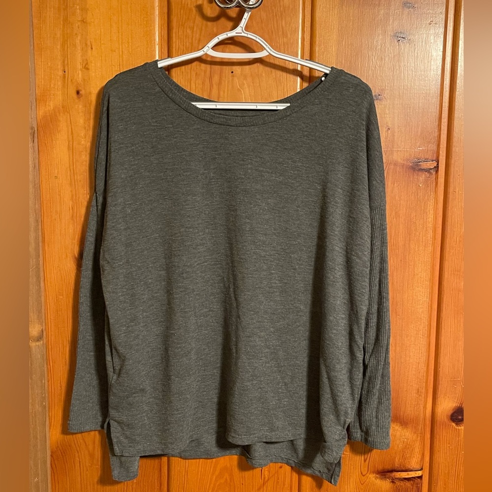 Loose long sleeve shirt